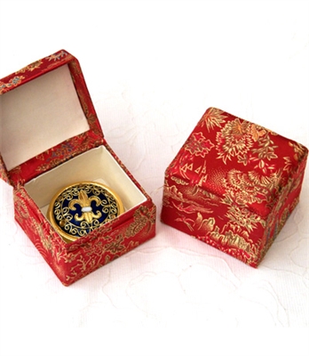 square silk box
